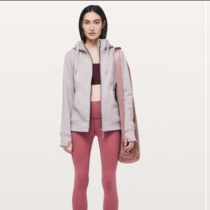 Lululemon Scuba Hoodie *Plush
Heathered Iced Iris / Dark Chrome size 8